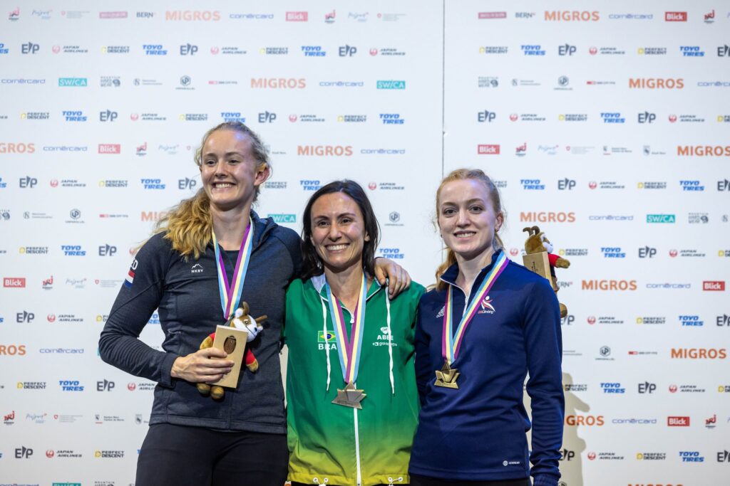 Marina Dias Conquista Ouro na Copa do Mundo de Paraescalada