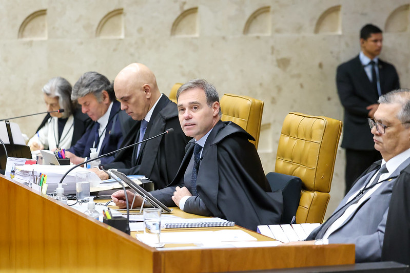 Cotado para o STF, Messias Exalta