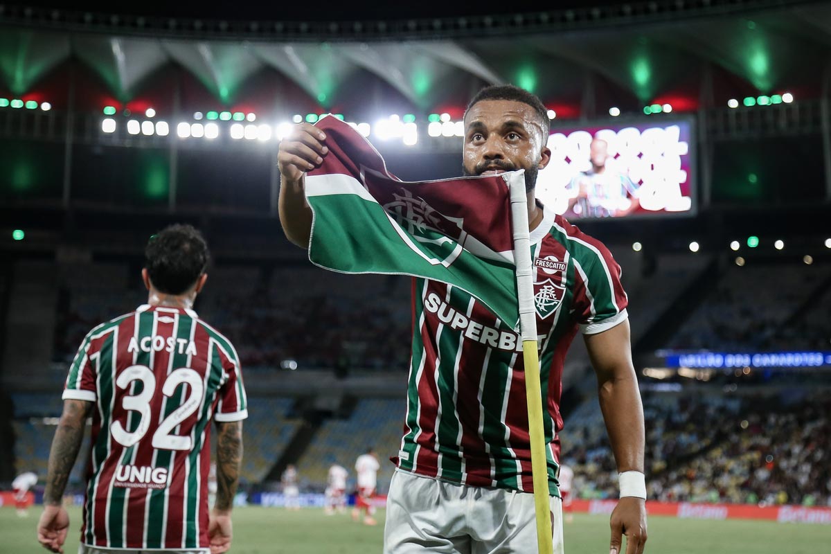 Lateral-direito do Tricolor: Presença incerta em jogo crucial?