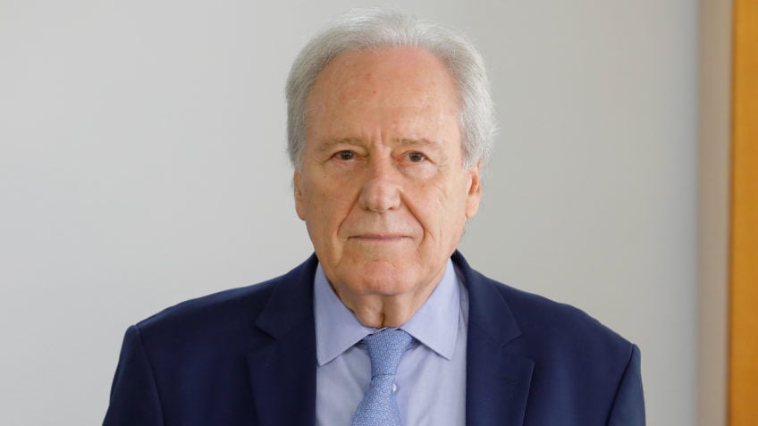 Lewandowski Envia Peritos da PF ao Rio Após Megaoperação