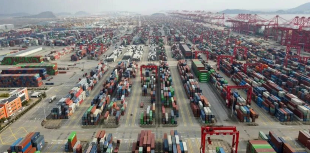 EUA e China Elevam Tensão Comercial com Taxas Portuárias Recíprocas