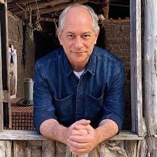 Ciro Gomes Surpreende e Retorna ao PSDB Visando Governo CE