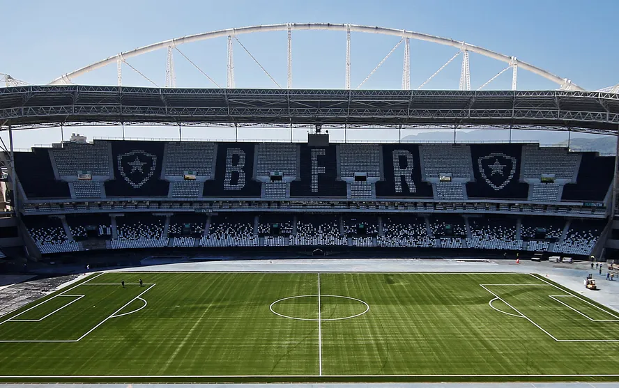 Botafogo Abre Vantagem Mas Cede Empate ao Santos no RJ