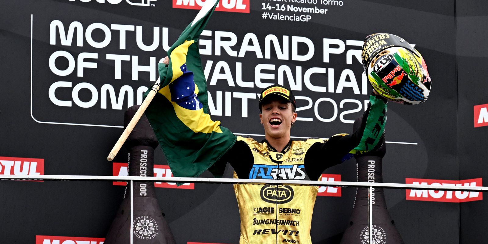 Diogo Moreira Faz História e Leva Título Mundial na Moto2