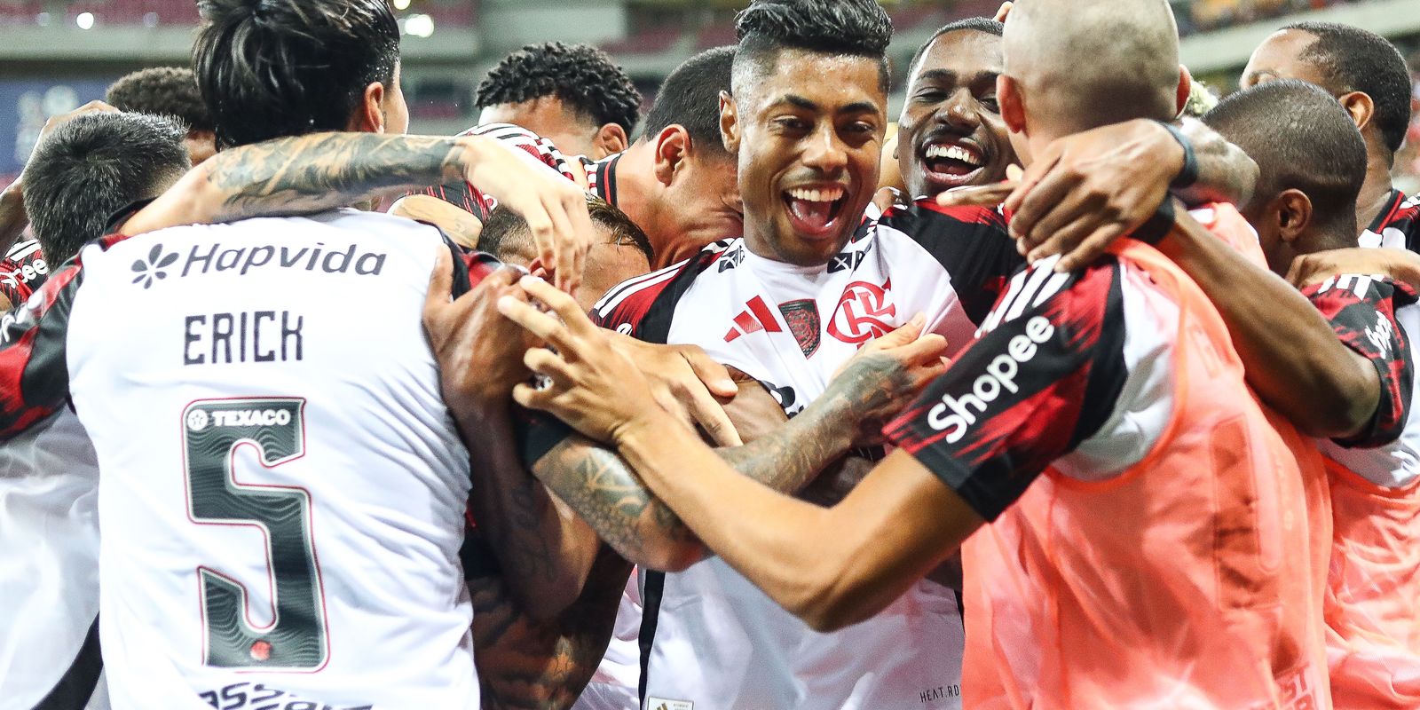 Flamengo Brilha, Goleia Sport e Assume a Ponta do Brasileirão em Noite Decisiva