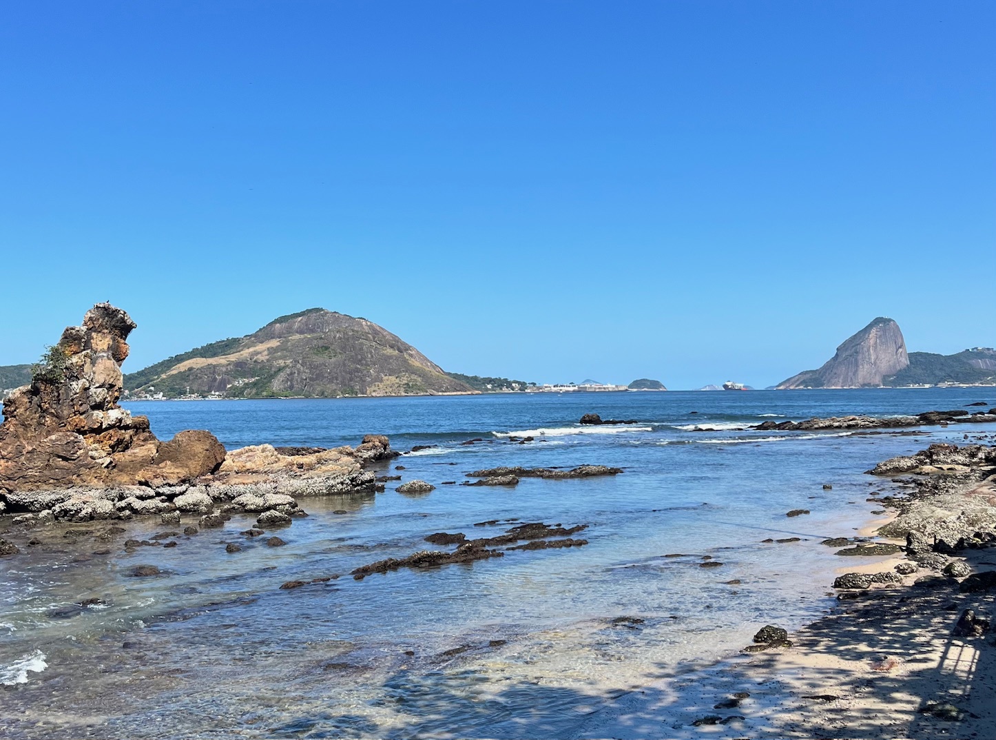 Óleo na Guanabara: Vazamento Reacende Debate em Denúncias