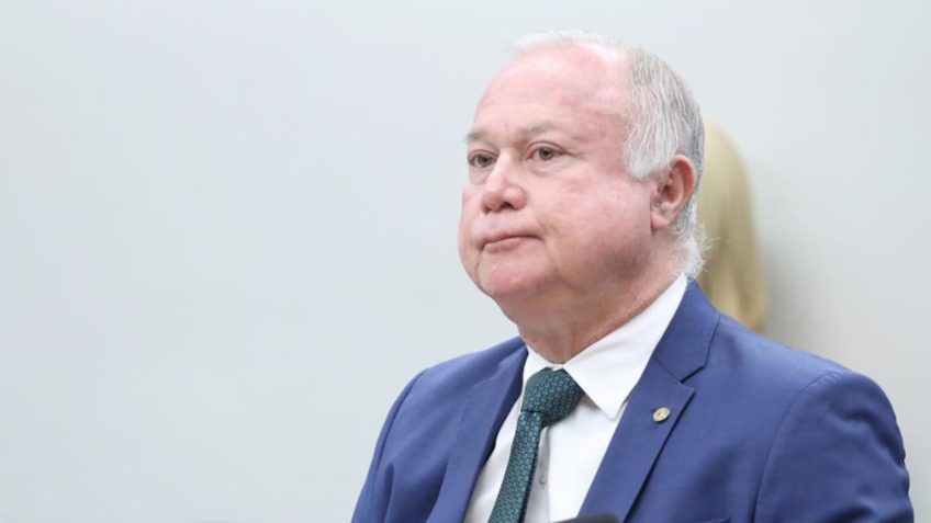 Câmara Decide Futuro de Ramagem Após Determinação do STF