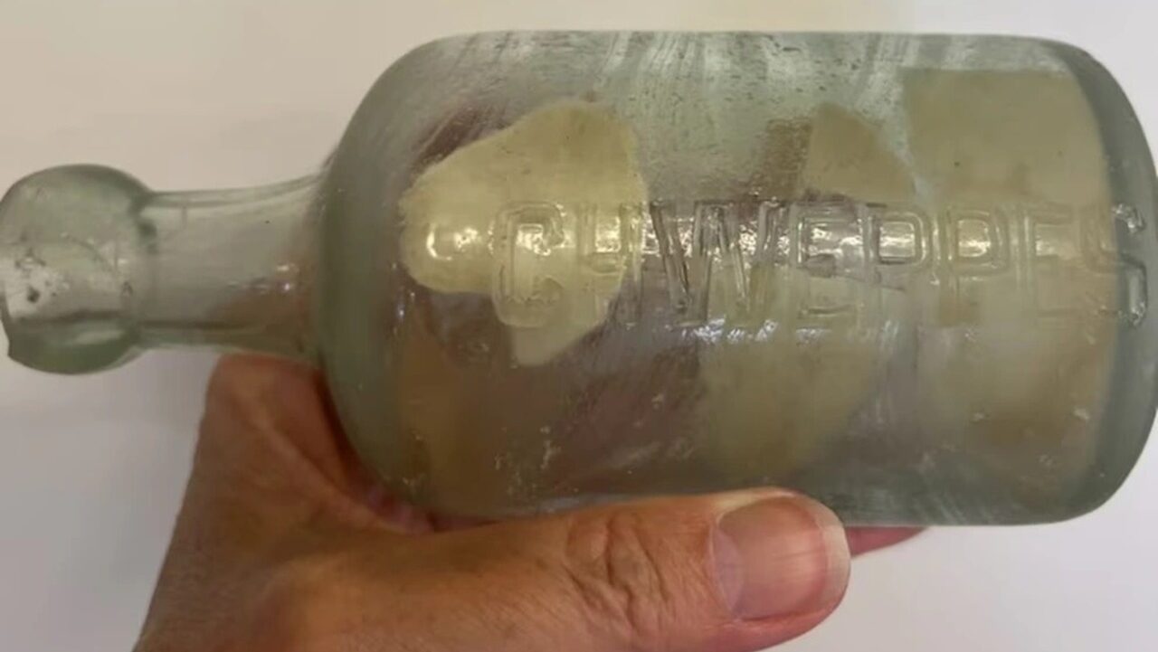 Garrafa com Carta da Primeira Guerra é Achada na Austrália