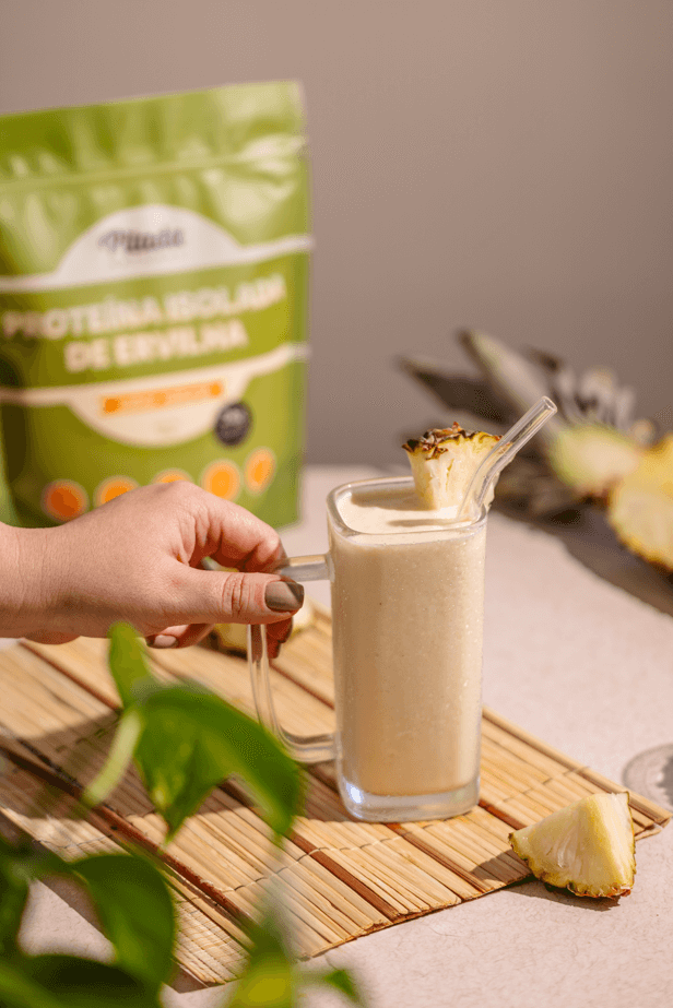 Vitamina Refrescante de Piña Colada Turbinada Para o Verão