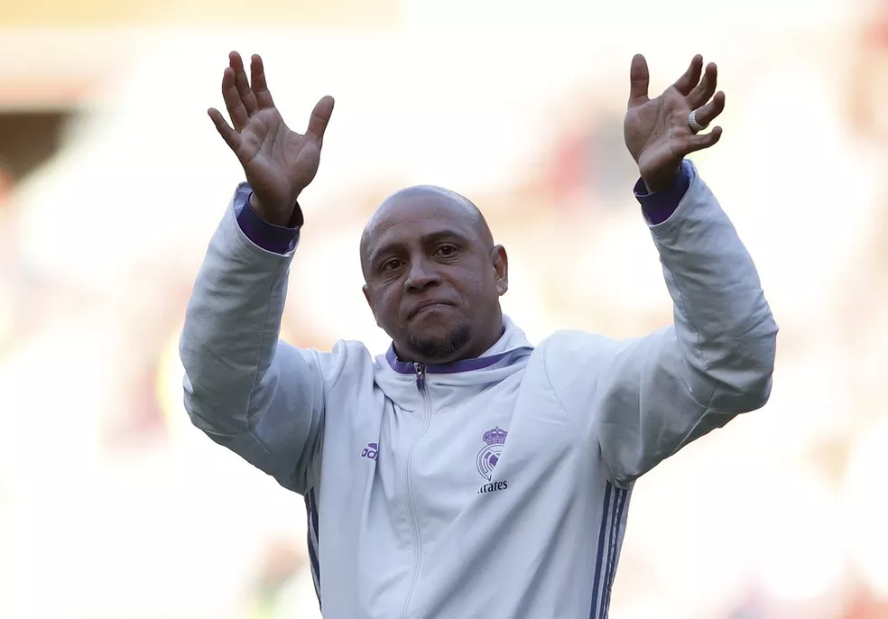 Ex-jogador Roberto Carlos passa por cirurgia cardíaca no Brasil