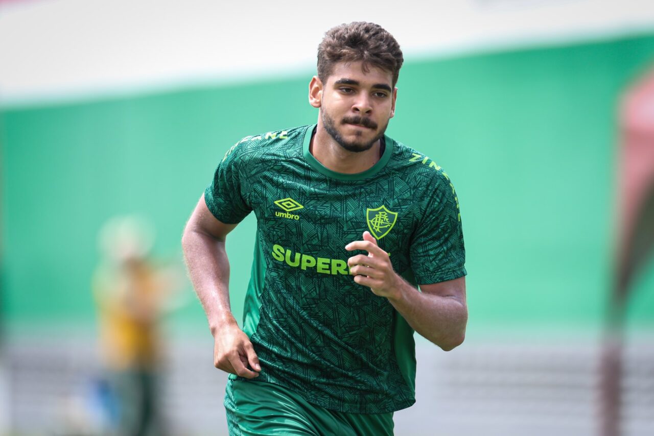 Revelado: João Neto Deixa o Fluminense e Reforça o CRB em Empréstimo