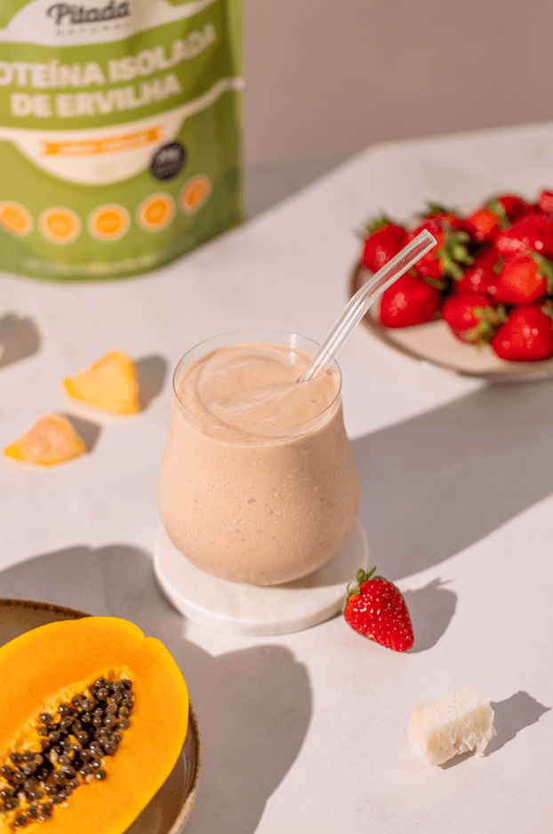 Vitamina Refrescante: Morango e Mamão com Cremosidade