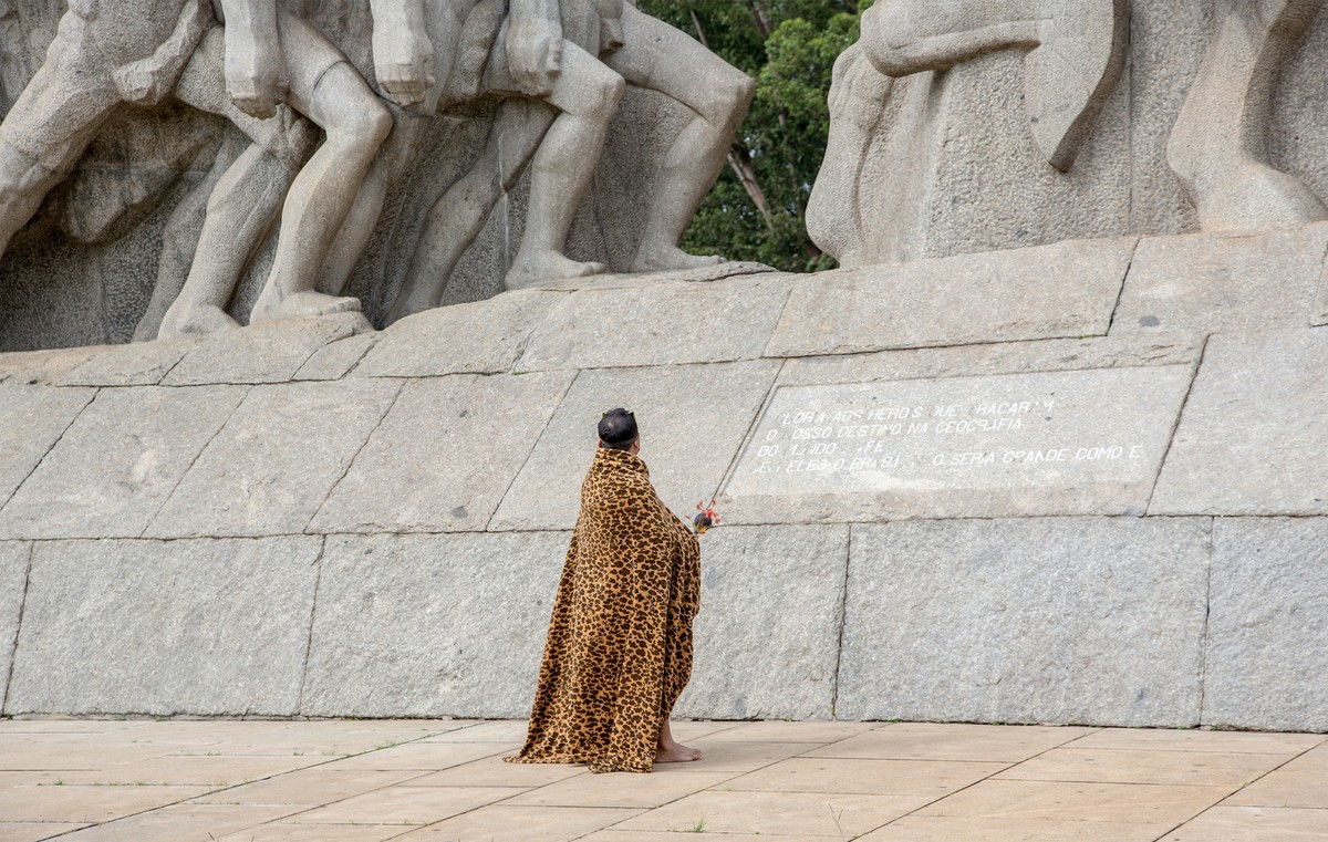 Arte Indígena Rompe Estereótipos e Ganha Destaque no Cenário Cultural