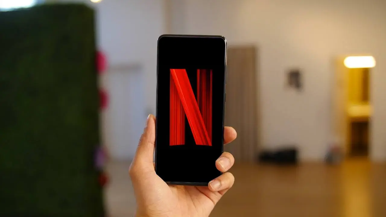 Netflix Bloqueia Espelhamento, Mas Truque no Galaxy Permite Ver Filmes na TV