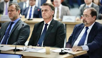 Bolsonaro solicita assistência religiosa de padre na Papudinha