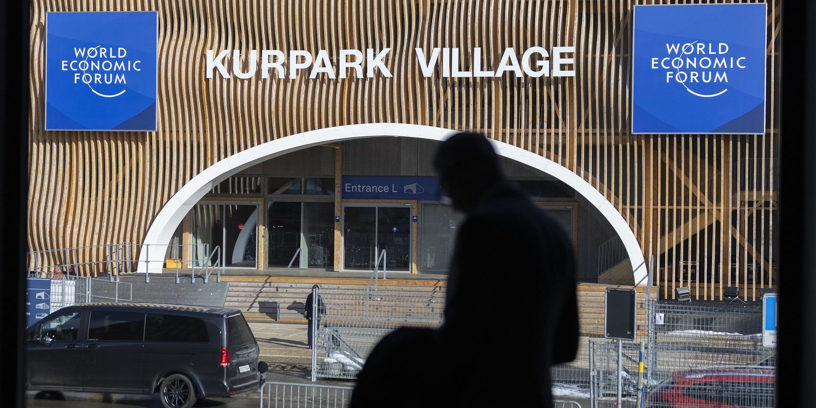 Fórum Econômico Mundial começa em Davos com Debate sobre Riqueza Global