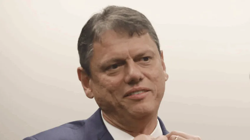 Tarcísio de Freitas critica Brasil na questão venezuelana e EUA