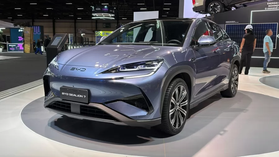 BYD supera Tesla e lidera mercado global de carros elétricos