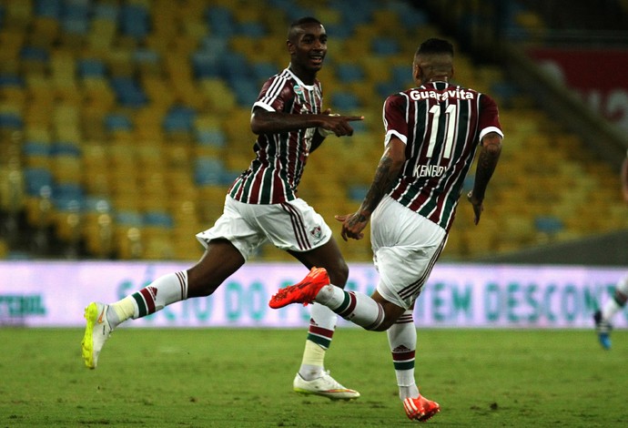 O Cruzeiro intensifica negociações por Gerson e Flu pode lucrar