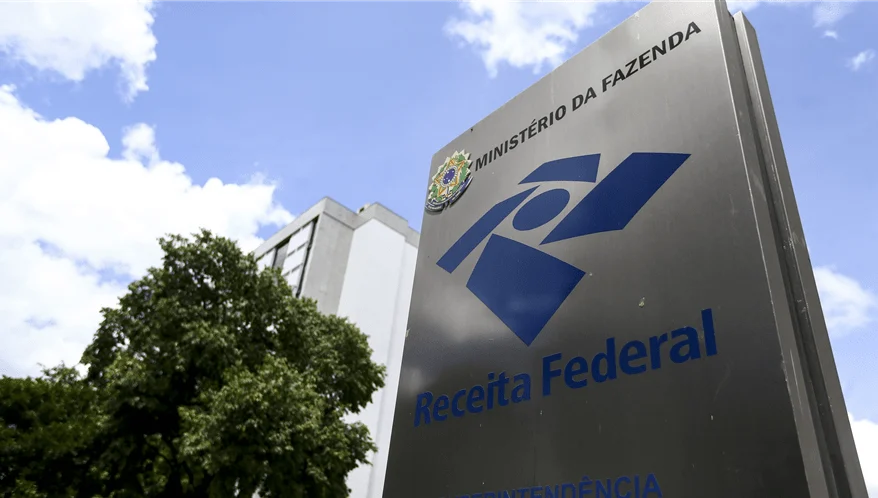 Receita Federal suspende multas por notas fiscais sem IBS e CBS