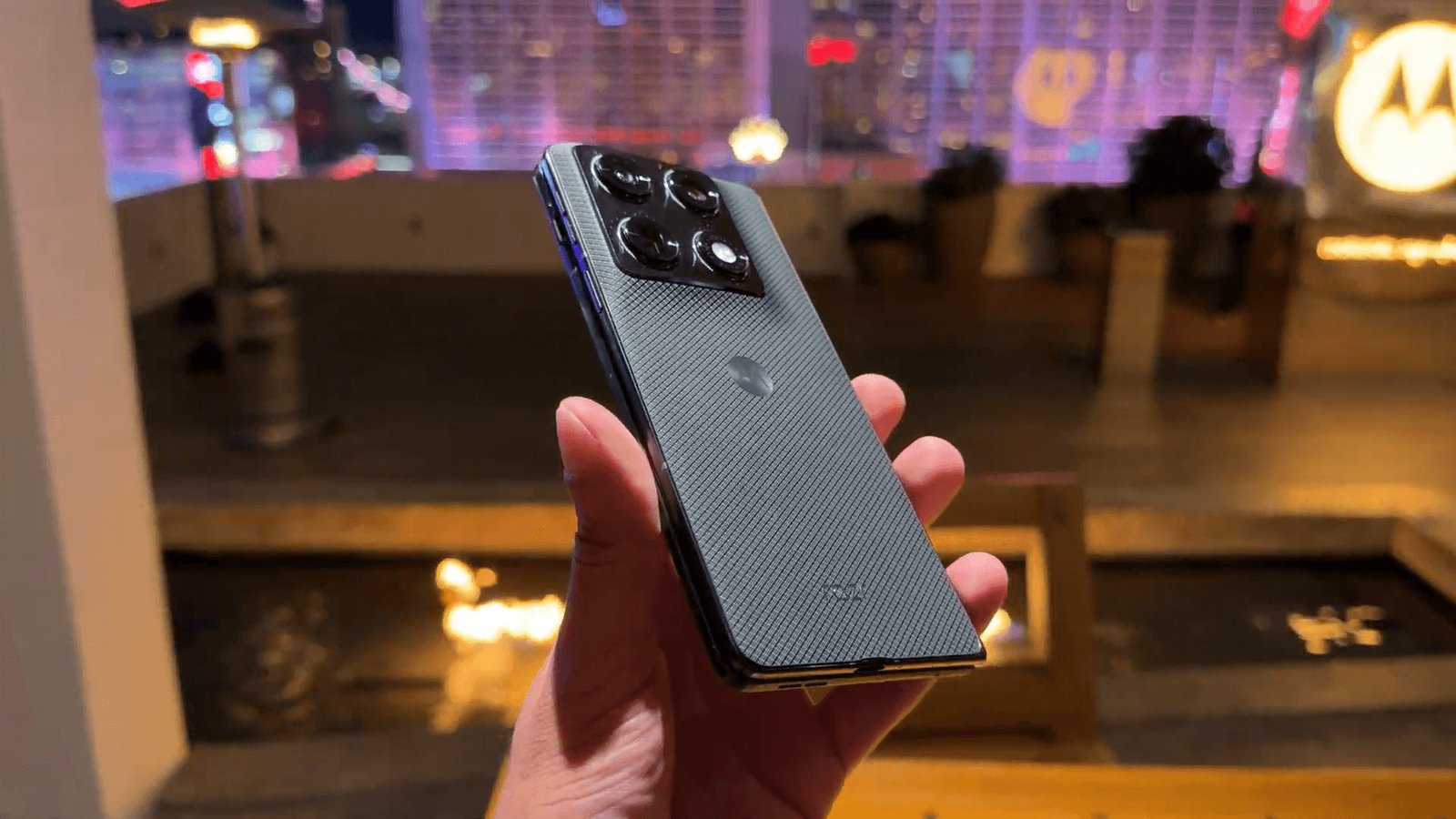 Motorola Moto G77 e Signature são homologados pela Anatel