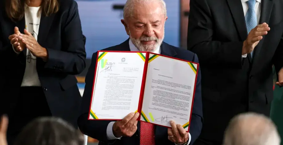 Lula e o Veto ao Projeto de Dosimetria: Uma Oportunidade Perdida para a Pacificação do Brasil