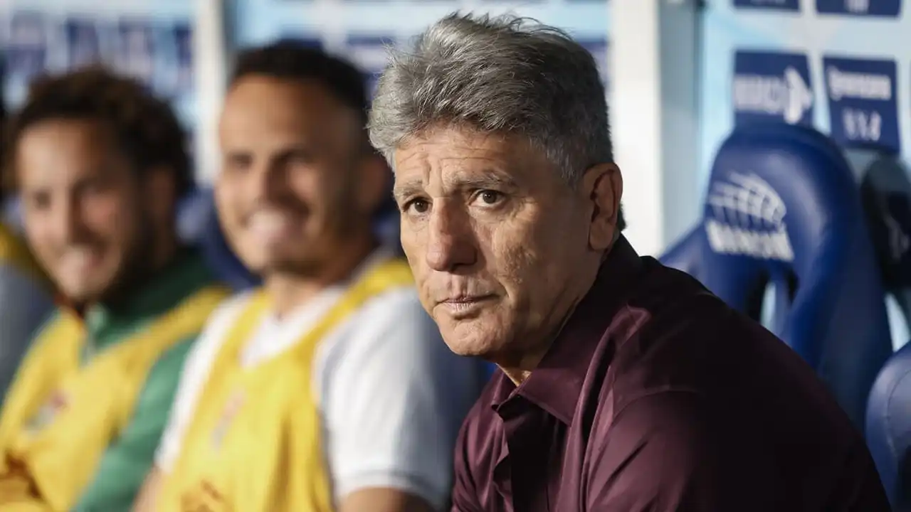 Renato Gaúcho lamenta demissão do Flu e cita pressão das redes