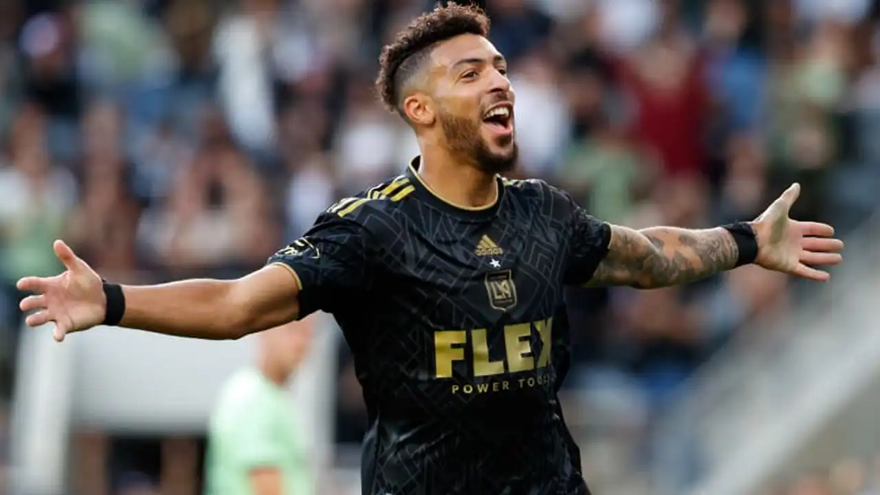 Bouanga treina e Joga pelo LAFC Enquanto negocia com Flu