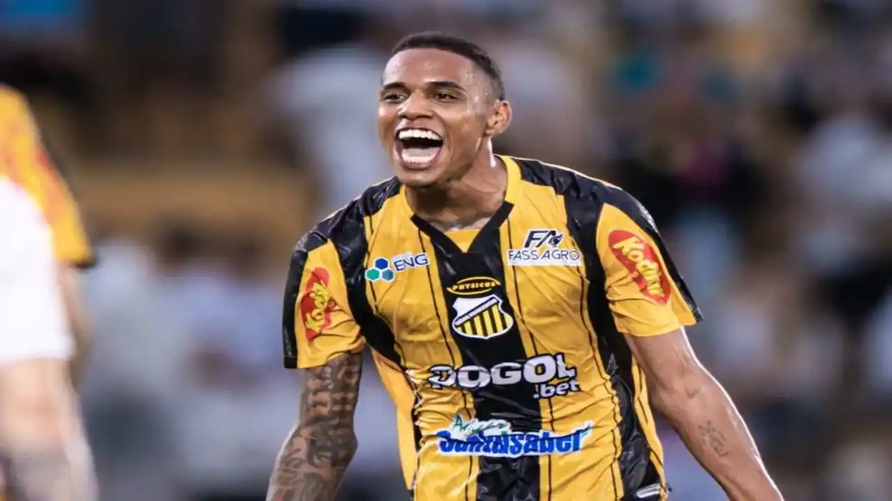 Flu supera Botafogo e avança na contratação do zagueiro Dantas