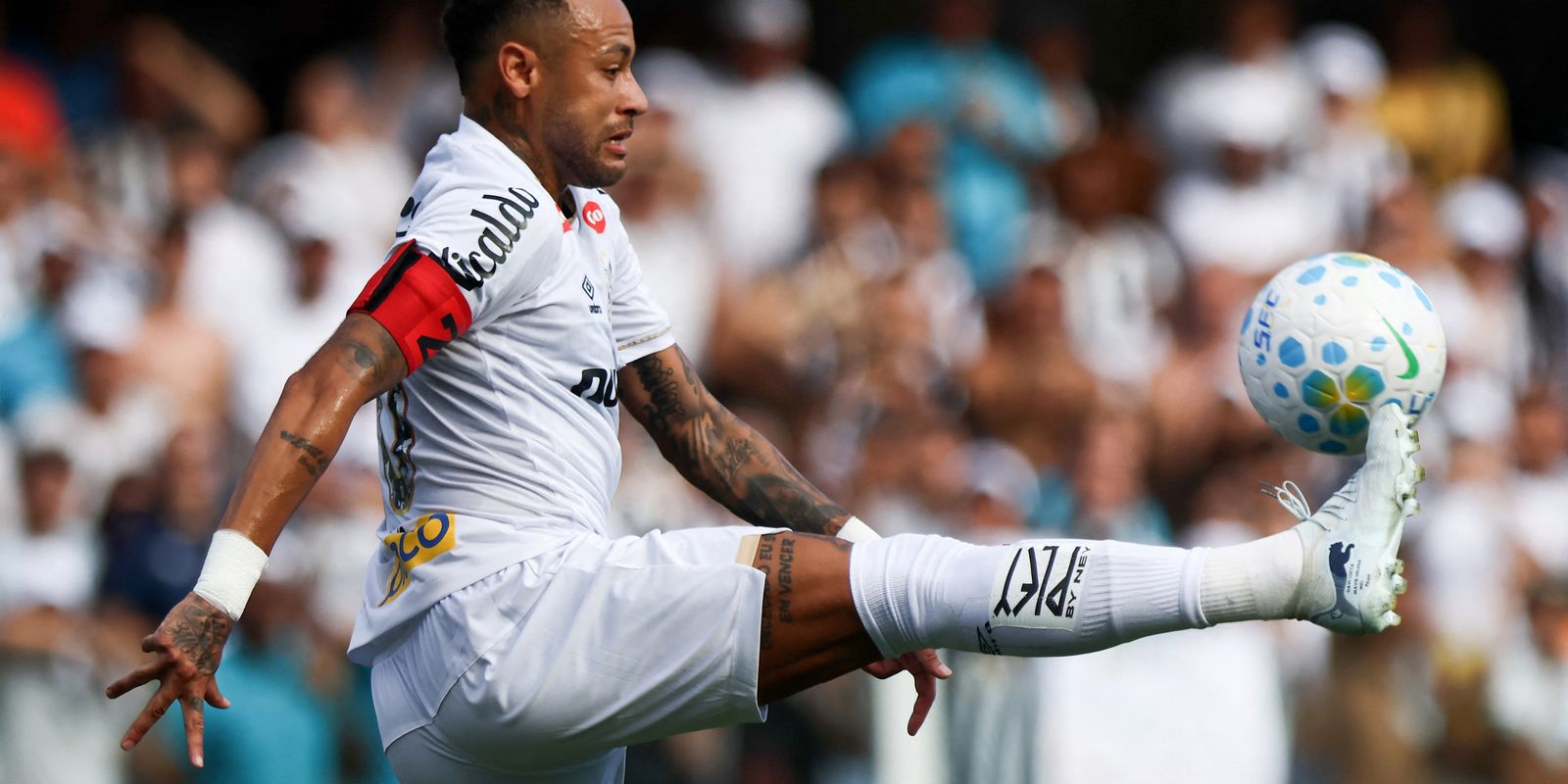 Desempenho de Neymar no Clássico Levanta Questionamentos