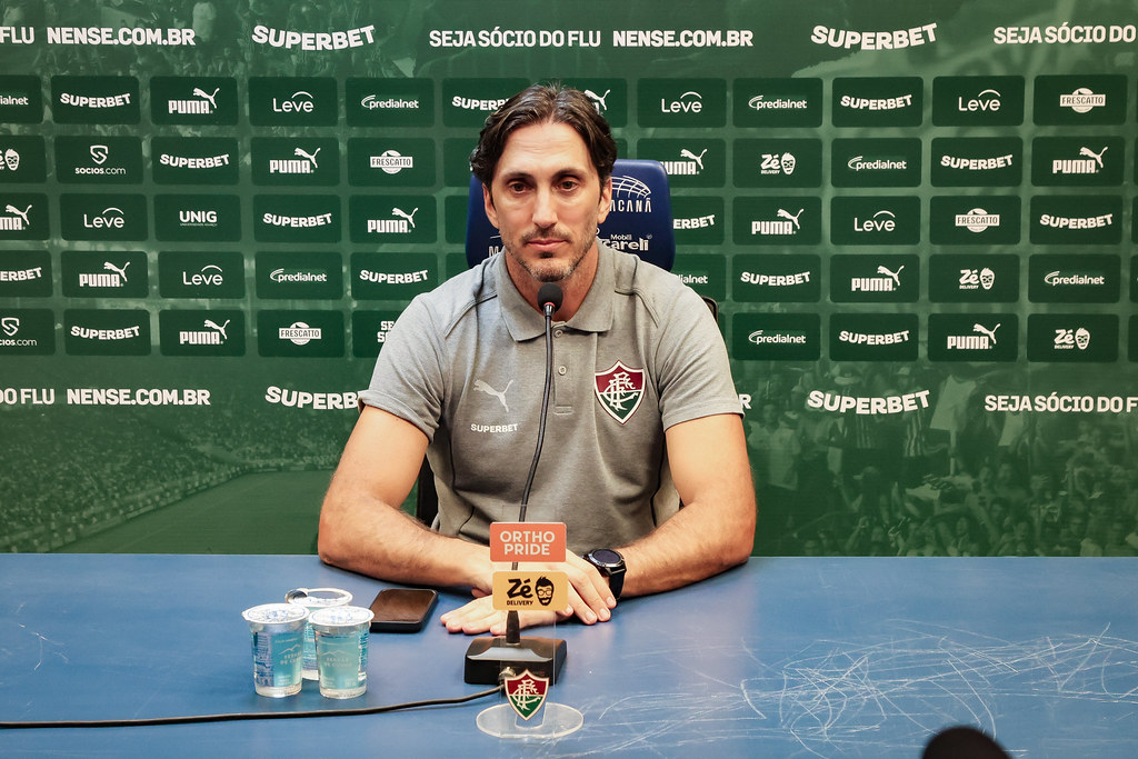 Zubeldía critica postura do Fluminense após derrota para o Vasco