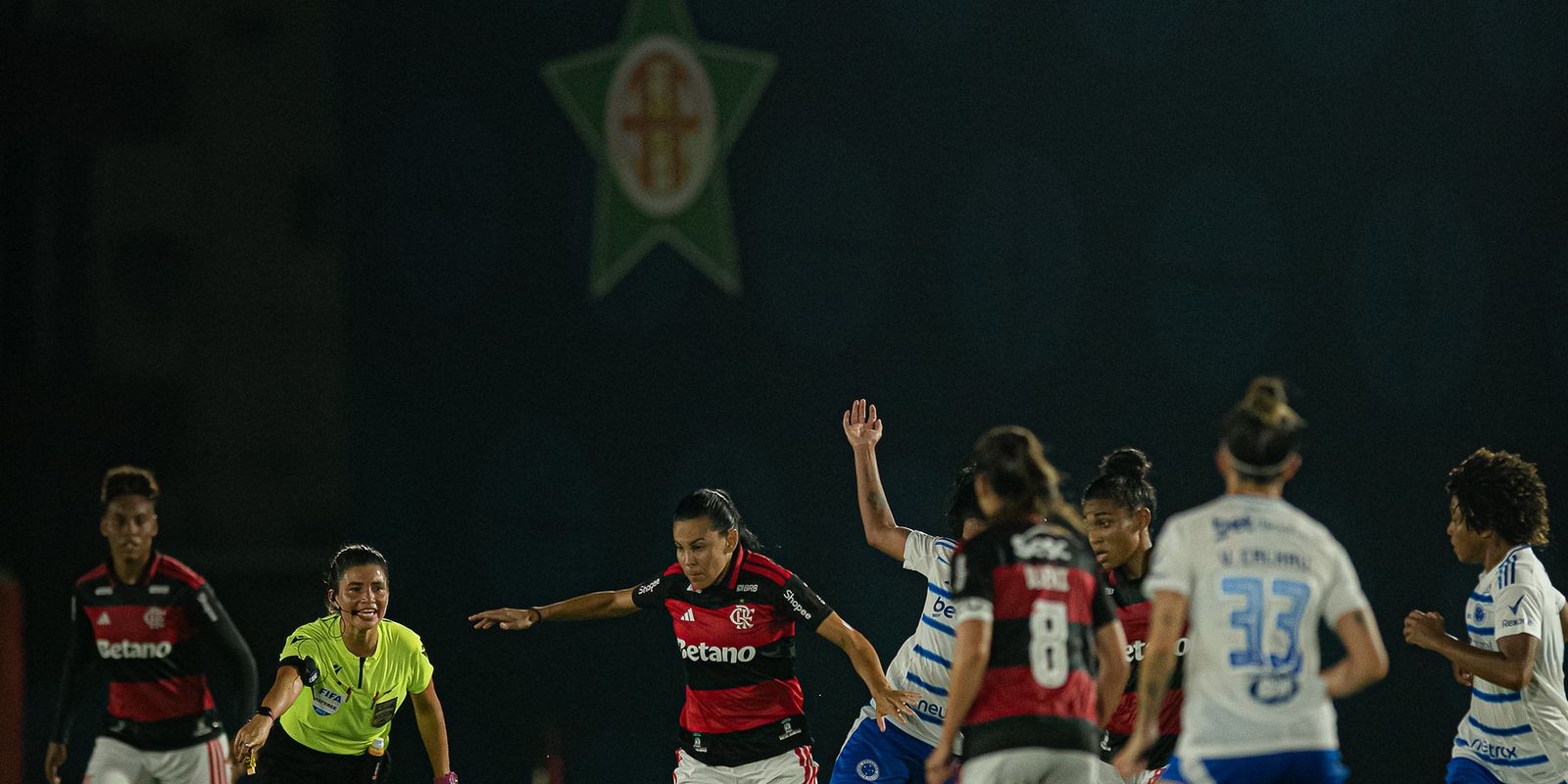 Flamengo e Cruzeiro empatam e perdem chance de liderança no Brasileirão Feminino