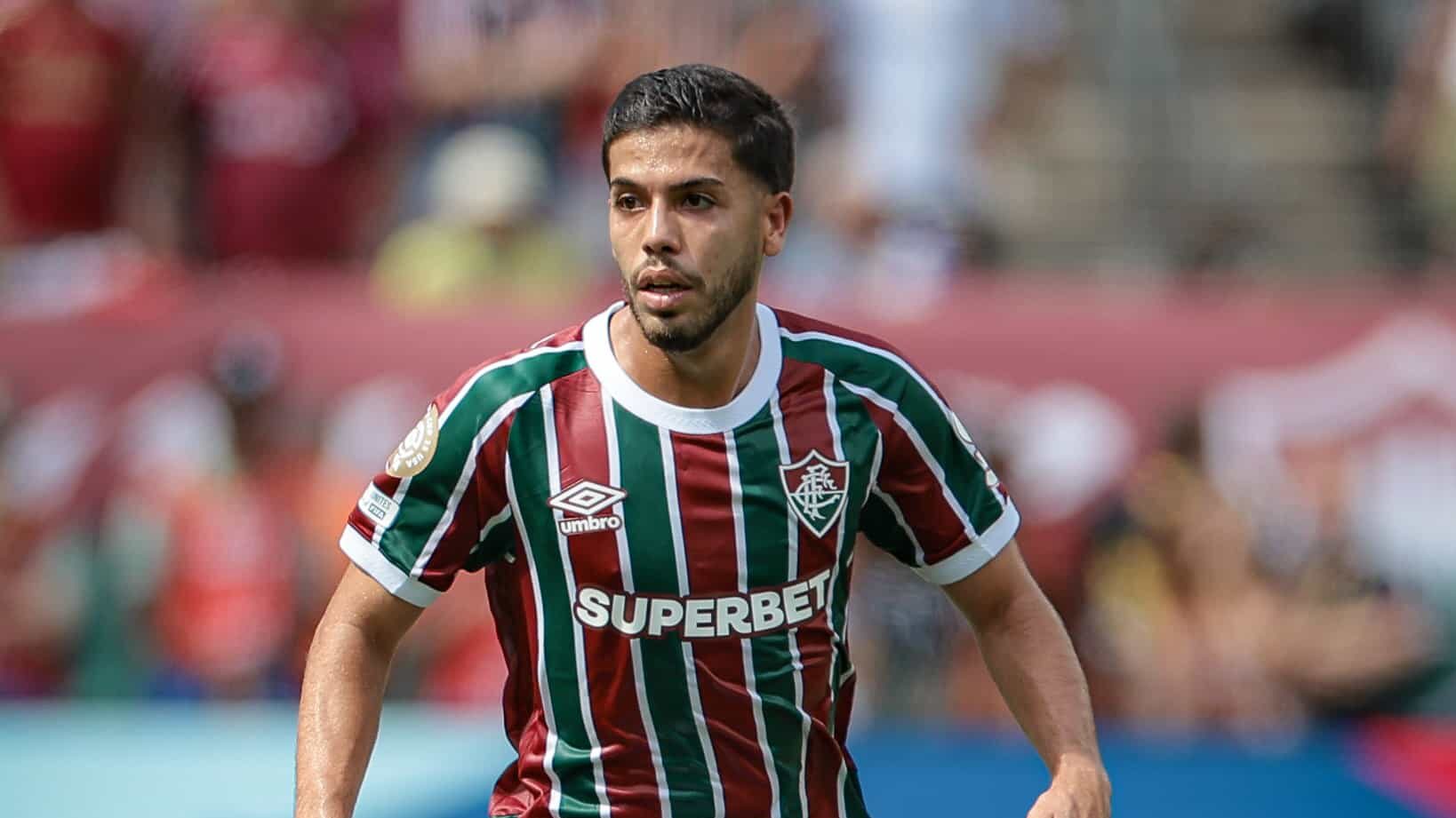 Volante Nonato Retorna aos Treinos, mas Clube Adota Cautela