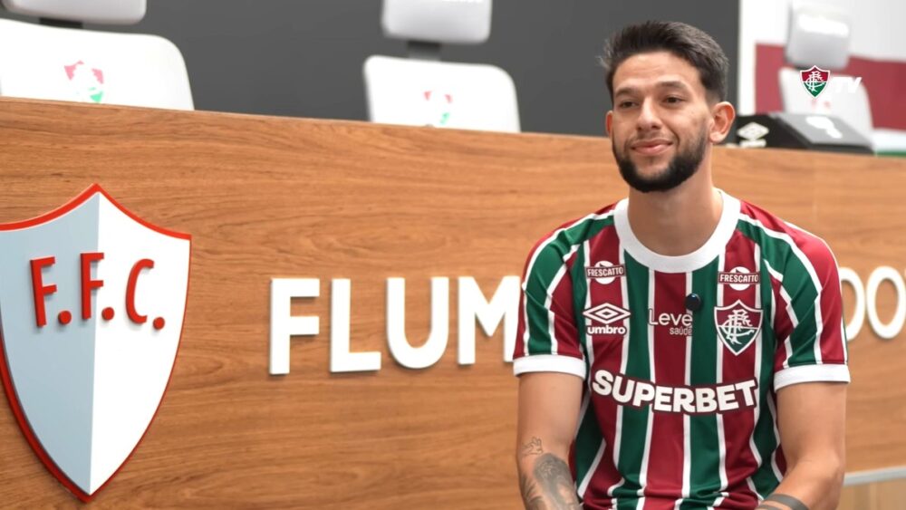 Jemmes esclarece pronúncia do nome e compartilha adaptação