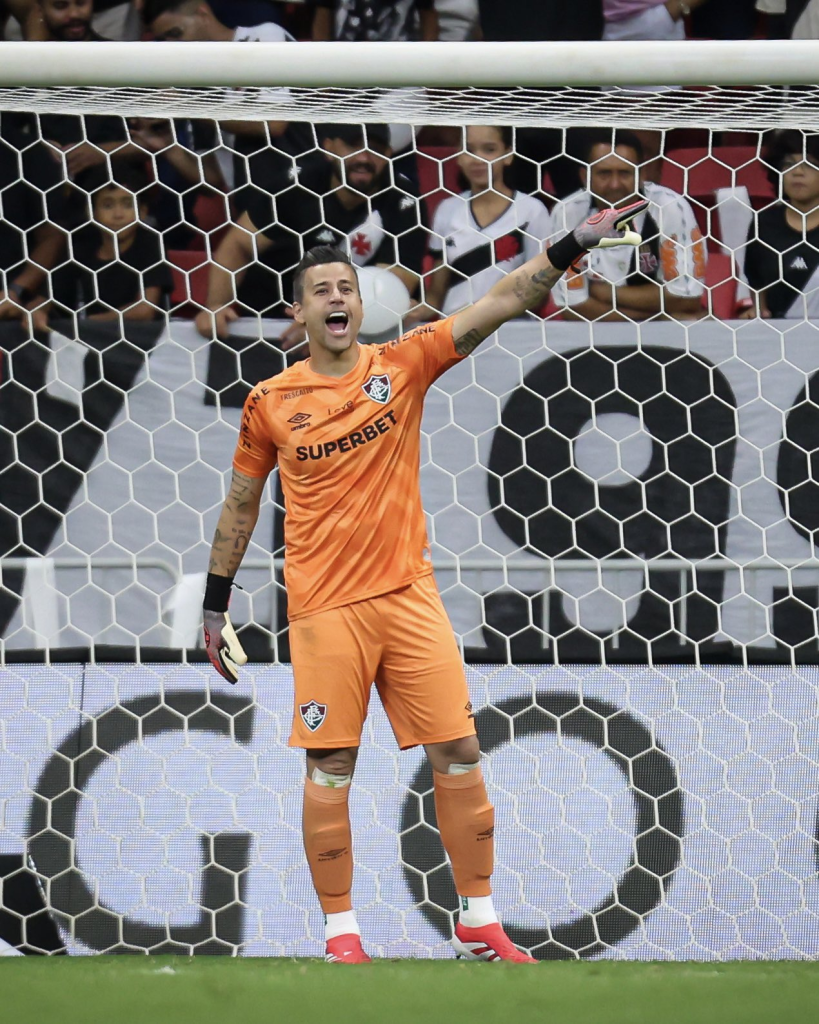 Fábio, Ídolo do Fluminense, Alerta para ter Foco Após Empate