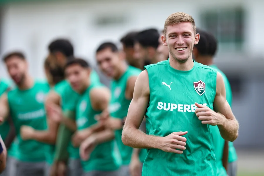 Castillo reflete sobre primeiro mês no Fluminense e fala do pai