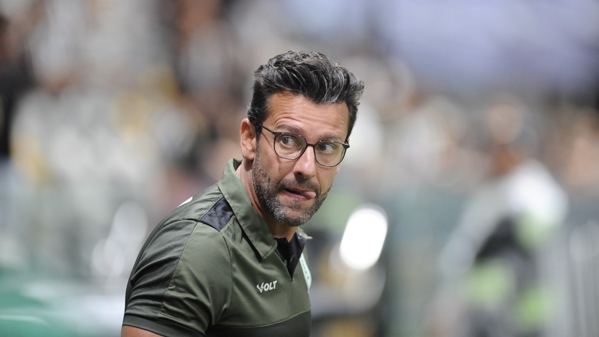 América-MG demite Alberto Valentim após derrota