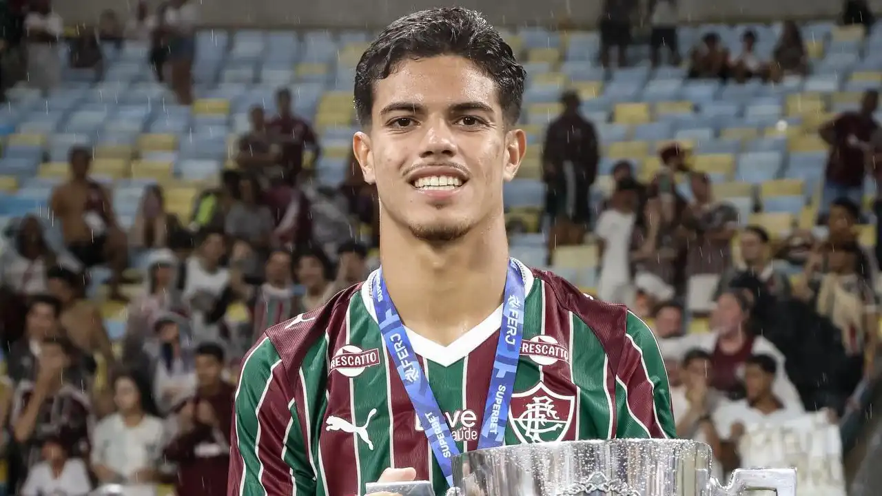 Fluminense Renovou Contrato de Júlio Fidelis Moleque de Xerém