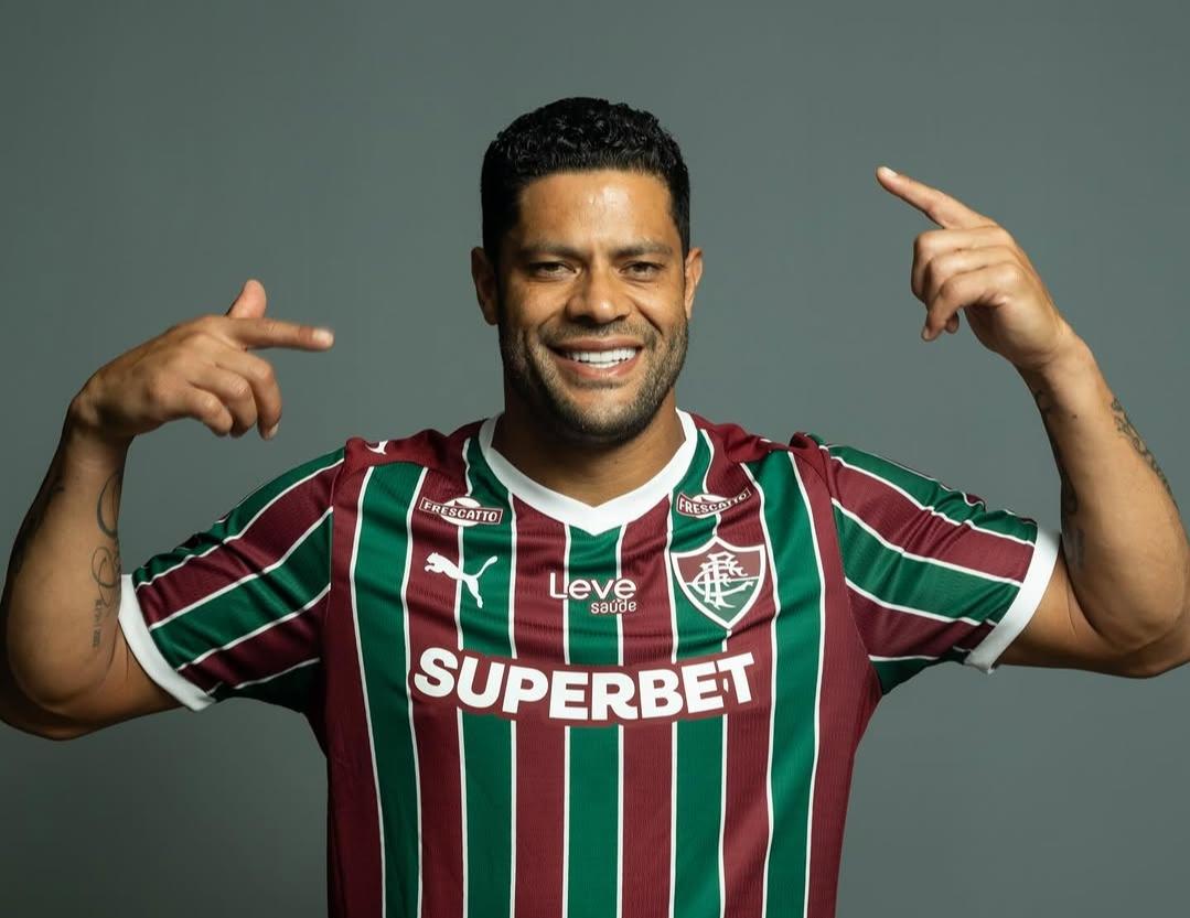 Venda de Copos e Camisas de Hulk no Maracanã durante Fluminense x São Paulo