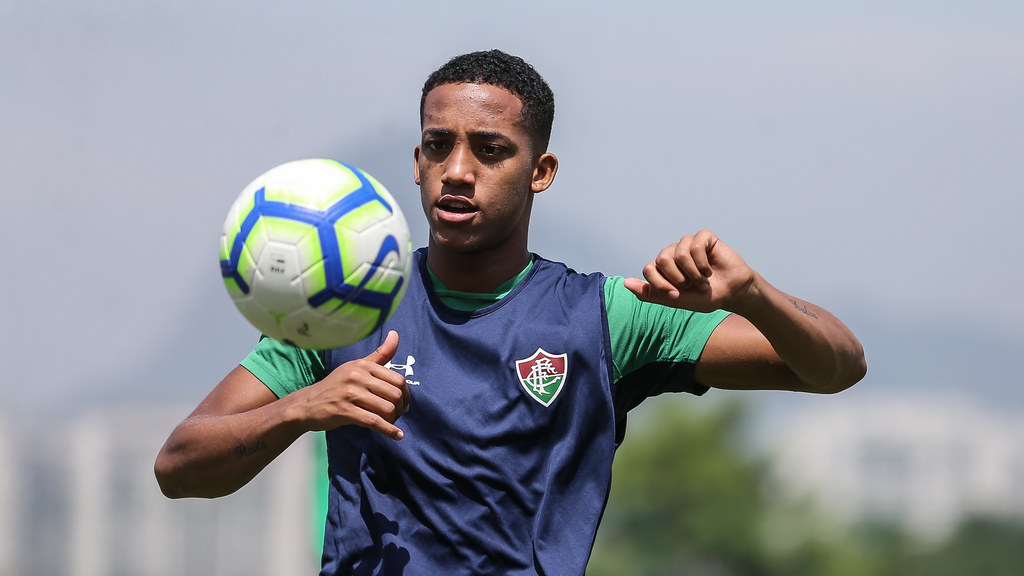 Transferência de João Pedro: Oportunidade Para o Fluminense!