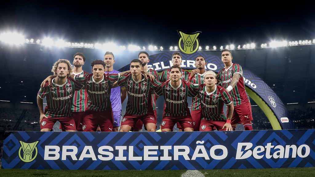 Jogadores do Fluminense juntos Mostrando união e bom desempenho na temporada